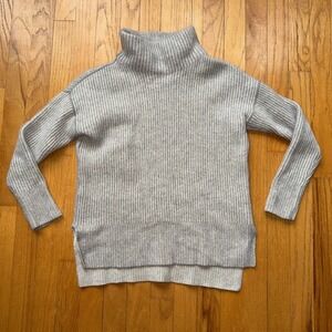 Nordstrom Signature Sweater XS Gray Cashmere Turtleneck Quiet Luxury Ribbed Knit